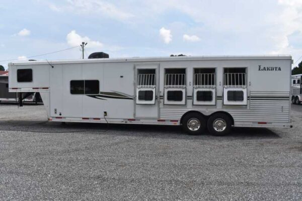 2013 Lakota Charger 8411LQ 4 Horse Trailer with 13' Short Wall - Image 4