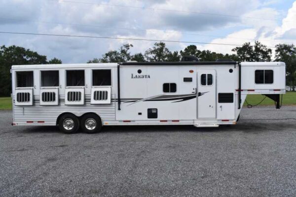 2013 Lakota Charger 8411LQ 4 Horse Trailer with 13' Short Wall - Image 3