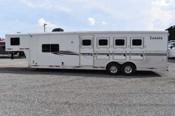 2013 Lakota Charger 8411LQ 4 Horse Trailer with 13' Short Wall - Image 5