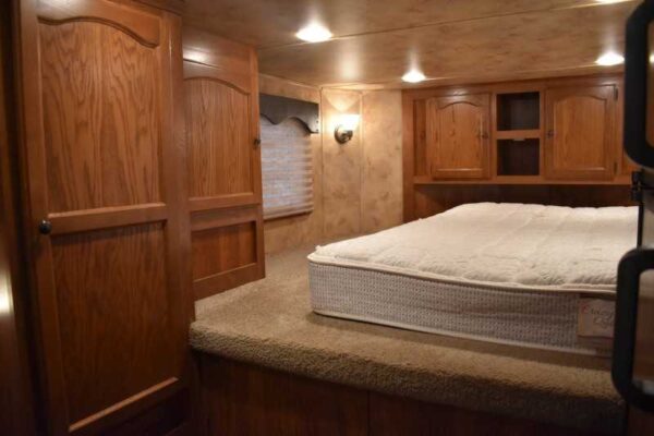 2013 Lakota Charger 8411LQ 4 Horse Trailer with 13' Short Wall - Image 18