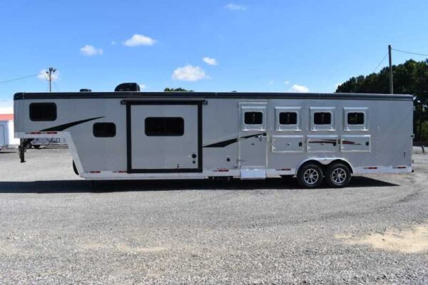 2022 Bison Desperado 8413BG 4 Horse Trailer with 13' Short Wall - Image 4