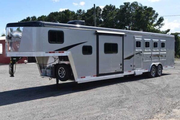 2022 Bison Desperado 8413BG 4 Horse Trailer with 13' Short Wall - Image 3