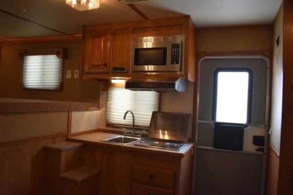 2007 American Spirit 8410GLQ 4 Horse Trailer with 10' Short Wall - Image 20