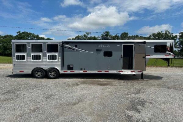 New 2024 Lakota 8313RKBGLQ Charger 3 Horse Trailer with 13' Short Wall - Image 2