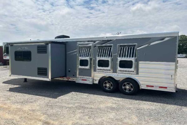 New 2024 Lakota 8313RKBGLQ Charger 3 Horse Trailer with 13' Short Wall - Image 3