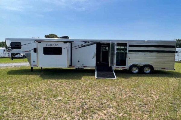 2024 Lakota Charger LE81413SR Stock Trailer with 13' Short Wall - Image 2