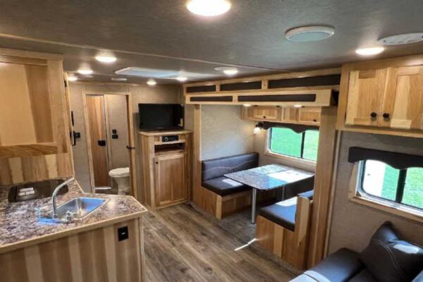 2024 Lakota Charger 8411RKGLQ 4 Horse Trailer with 11' Short Wall - Image 21