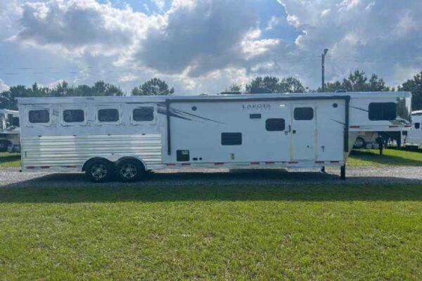 2024 Lakota Charger 8411RKGLQ 4 Horse Trailer with 11' Short Wall - Image 6