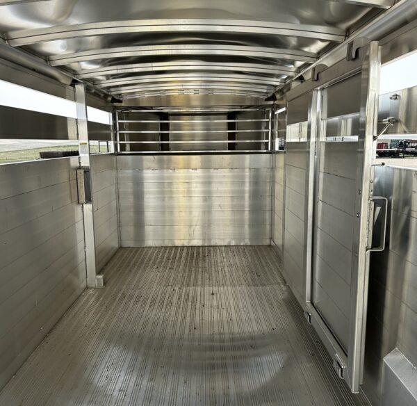 New 2024 Hillsboro 24' Livestock Trailer - Three Compartments - Image 7