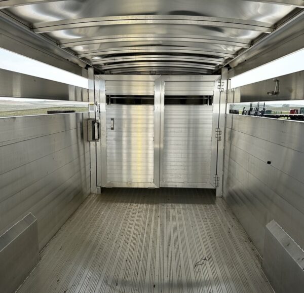 New 2024 Hillsboro 24' Livestock Trailer - Three Compartments - Image 6