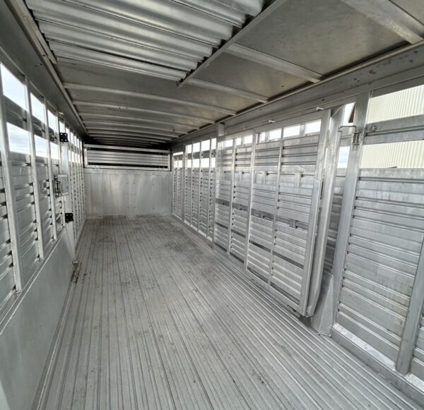 Used 2007 Featherlite 20' Livestock Trailer - Two Compartments - Image 8