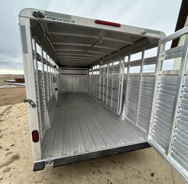 Used 2007 Featherlite 20' Livestock Trailer - Two Compartments - Image 9