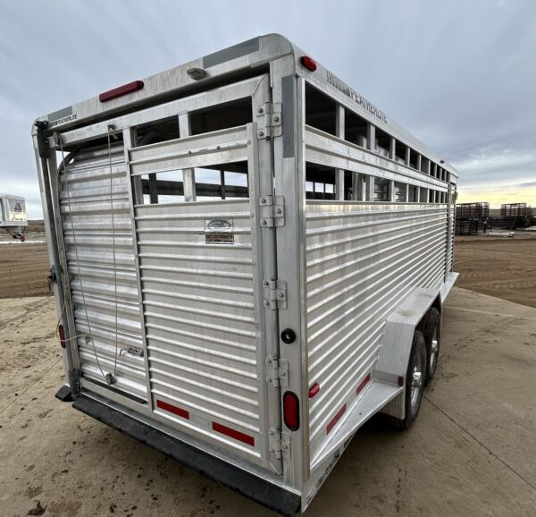 Used 2007 Featherlite 20' Livestock Trailer - Two Compartments - Image 6