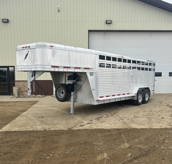 Used 2007 Featherlite 20' Livestock Trailer - Two Compartments