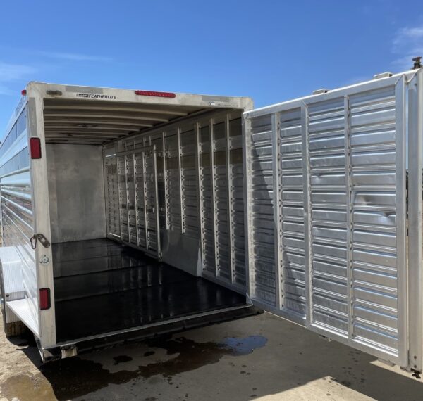 Used 2010 Featherlite 24FT Stock Combo - 2 Compartments - Image 13