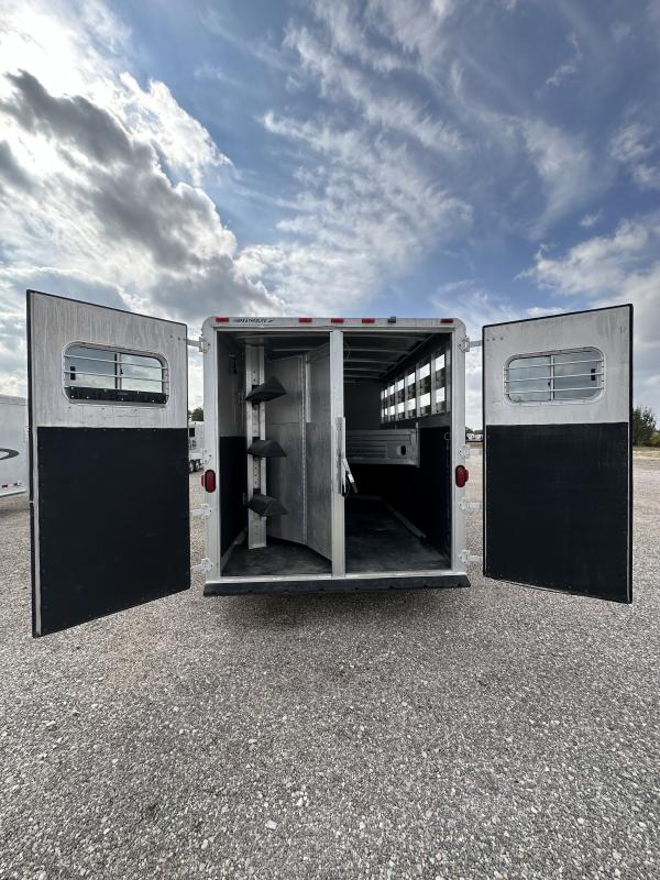 2000 Featherlite 3H GN with Dressing Room Horse Trailer - Image 7