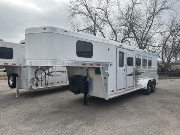 2004 Cherokee Trailers 4H GN Horse Trailer