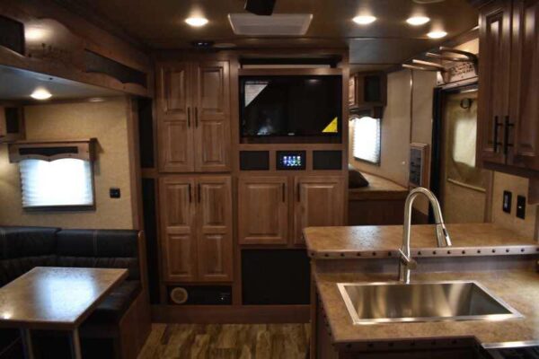 2021 Lakota BigHorn 8519TBB 5 Horse Trailer with 19' Short Wall - Image 35