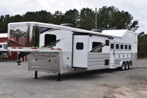 2021 Lakota BigHorn 8519TBB 5 Horse Trailer with 19' Short Wall - Image 7