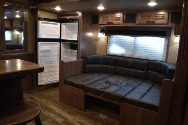 2021 Lakota BigHorn 8519TBB 5 Horse Trailer with 19' Short Wall - Image 37