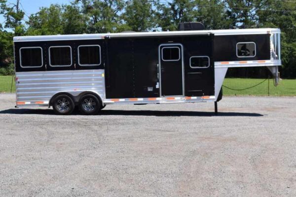 2017 Exiss Escape 7308LQ 3 Horse Trailer with 8′ Short Wall - Image 2