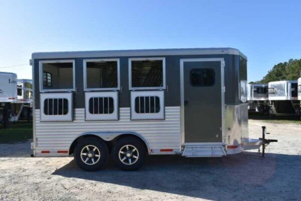 2018 Lakota 83HBPSL 3 Horse Trailer - Image 2