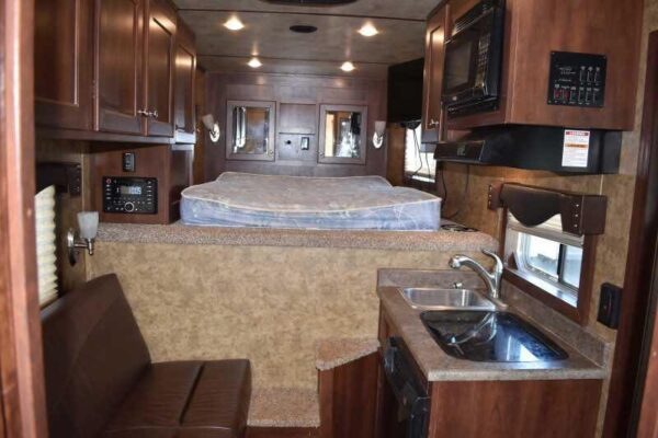 2017 Exiss Escape 7308LQ 3 Horse Trailer with 8′ Short Wall - Image 7