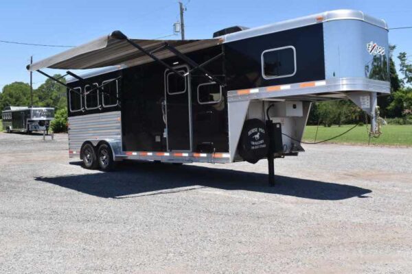 2017 Exiss Escape 7308LQ 3 Horse Trailer with 8′ Short Wall - Image 5