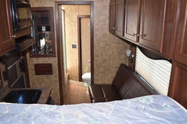 2017 Exiss Escape 7308LQ 3 Horse Trailer with 8′ Short Wall - Image 16