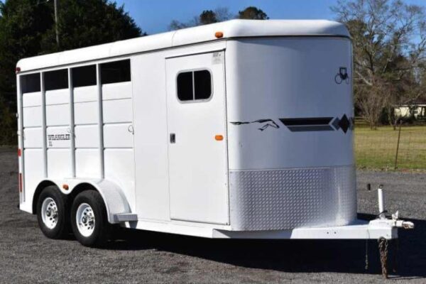 2002 Logan Coach 3HBP 3 Horse Trailer - Image 14