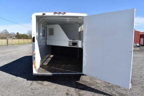 2002 Logan Coach 3HBP 3 Horse Trailer - Image 8