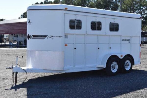 2002 Logan Coach 3HBP 3 Horse Trailer - Image 13