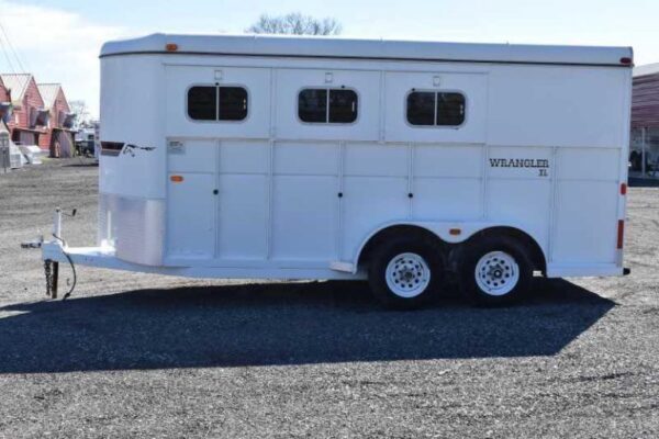 2002 Logan Coach 3HBP 3 Horse Trailer - Image 12