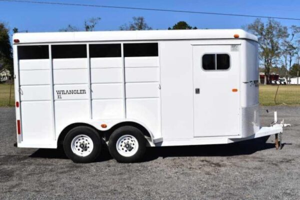 2002 Logan Coach 3HBP 3 Horse Trailer - Image 15