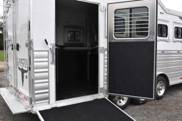 2021 Lakota BigHorn 8519TBB 5 Horse Trailer with 19' Short Wall - Image 17