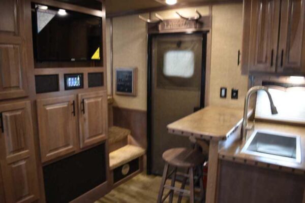 2021 Lakota BigHorn 8519TBB 5 Horse Trailer with 19' Short Wall - Image 40