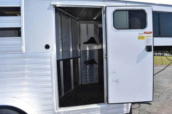 2014 Sundowner 2 Horse Gooseneck Trailer - Image 17