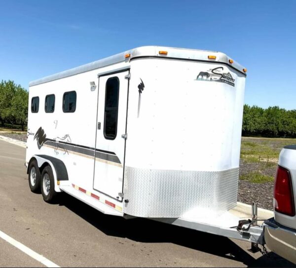 1999 Sundowner  3 Horse Trailer