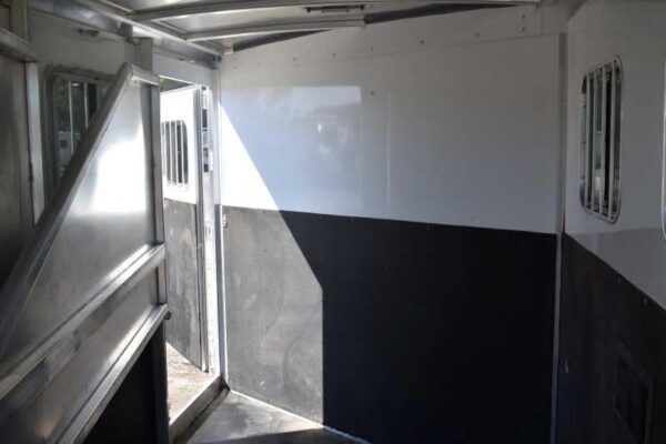 Used 2013 Exiss 6300 3 Horse Gooseneck - Image 12