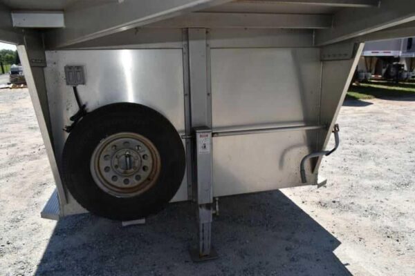 Used 2005 Silver Star 2HGNLQ 2 Horse Trailer with 4' Short Wall - Image 15