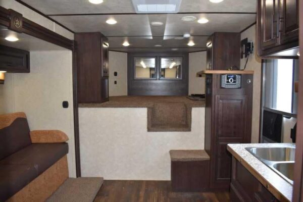 2020 Bison Laredo 3 Horse Trailer with 11' Short Wall - Image 12