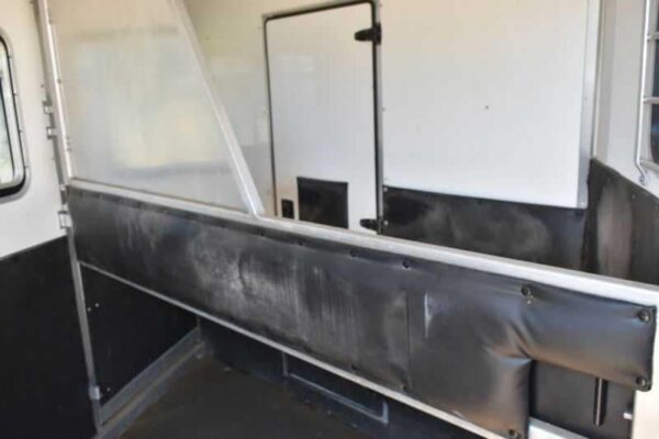 Used 2005 Silver Star 2HGNLQ 2 Horse Trailer with 4' Short Wall - Image 19