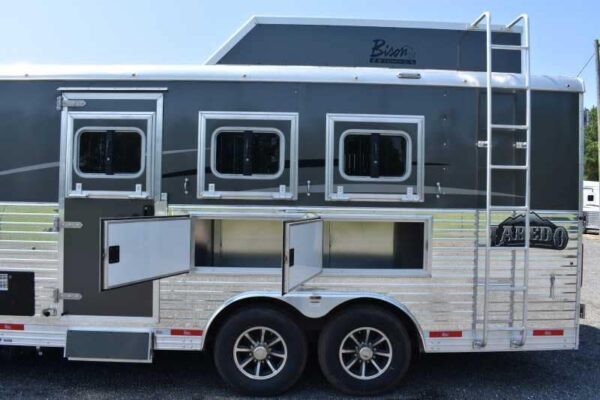 2020 Bison Laredo 3 Horse Trailer with 11' Short Wall - Image 11