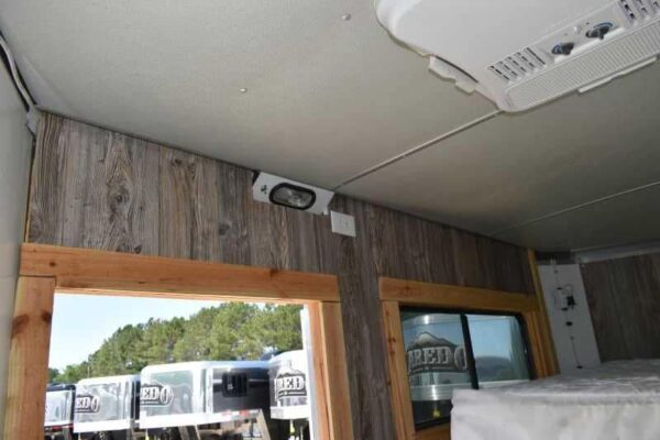 Used 2005 Silver Star 2HGNLQ 2 Horse Trailer with 4' Short Wall - Image 11