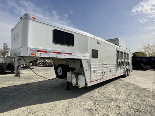 2008 4-Star Trailer 4 horse 12ft Outlaw LQ - Image 4