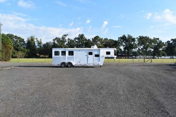 2015 Exiss 7308LQ 3 Horse Trailer with 8' Short Wall