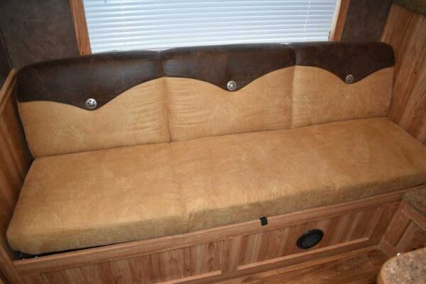 2015 Exiss 7308LQ 3 Horse Trailer with 8' Short Wall - Image 14