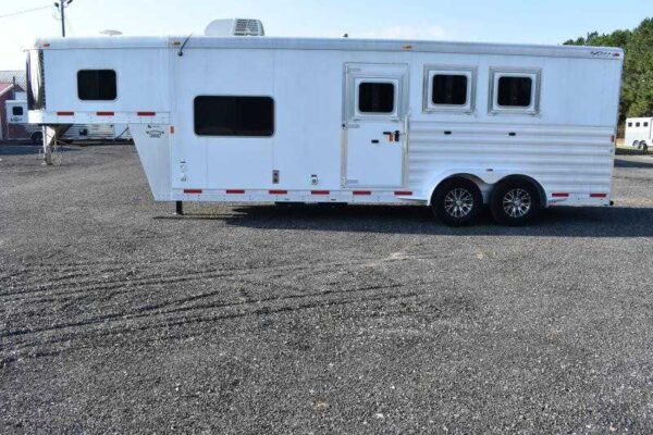 2015 Exiss 7308LQ 3 Horse Trailer with 8' Short Wall - Image 6