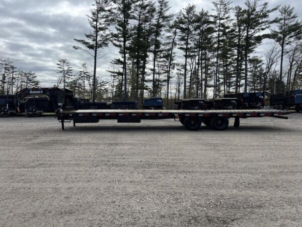 2024 Diamond C 8.5x35 25K Gooseneck Equipment Trailer w/Spare Mount - Image 4