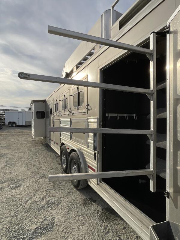 2014 Logan Coach RAZ4GNHDLQ 40' 4 horse Razor GN Horse Trailer**WITH WALK IN CLOSET** - Image 35